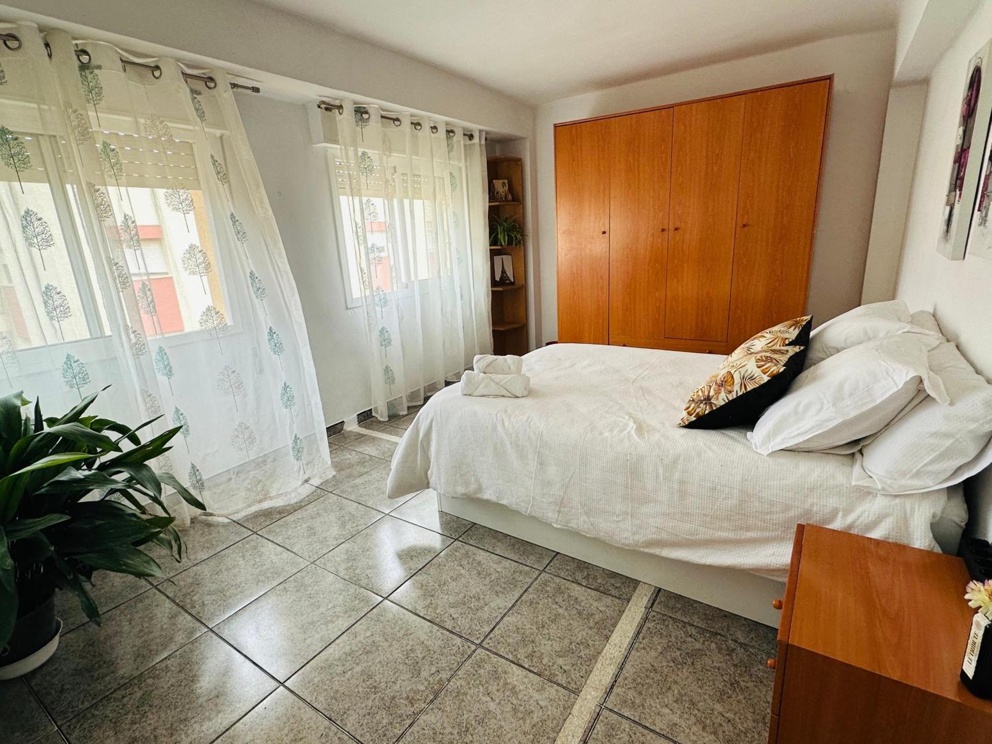 Apartamento Entero Cerca De La Playa Sant Carlos de la Ràpita Exterior foto